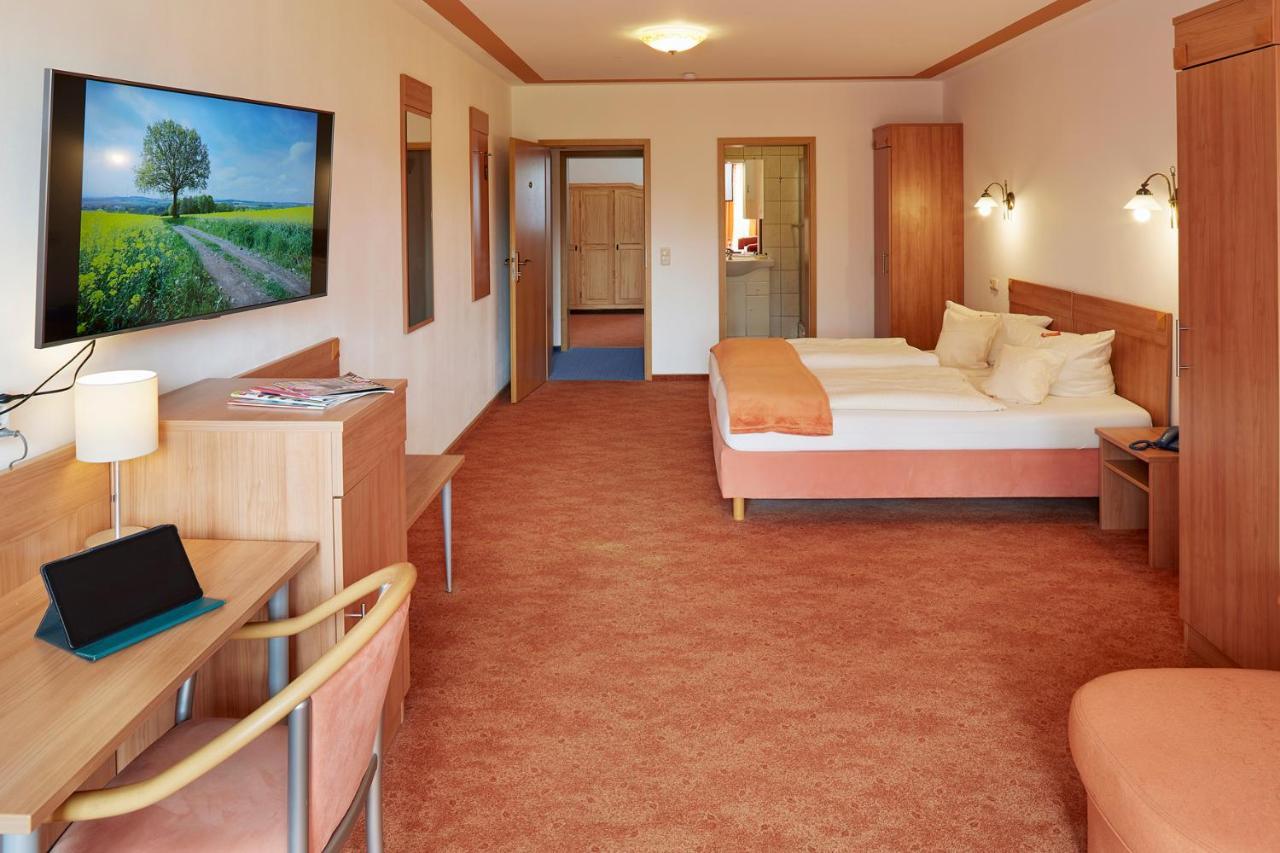 Land- Und Aktivhotel Altmuehlaue Bad Rodach Exterior photo