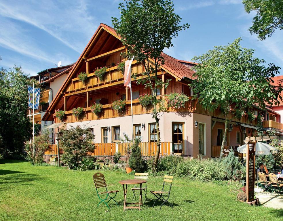 Land- Und Aktivhotel Altmuehlaue Bad Rodach Exterior photo